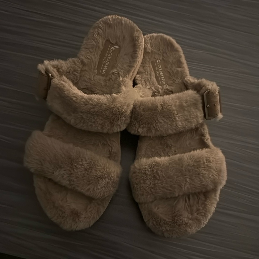 Koolaburra by UGGS fuzzy slippers